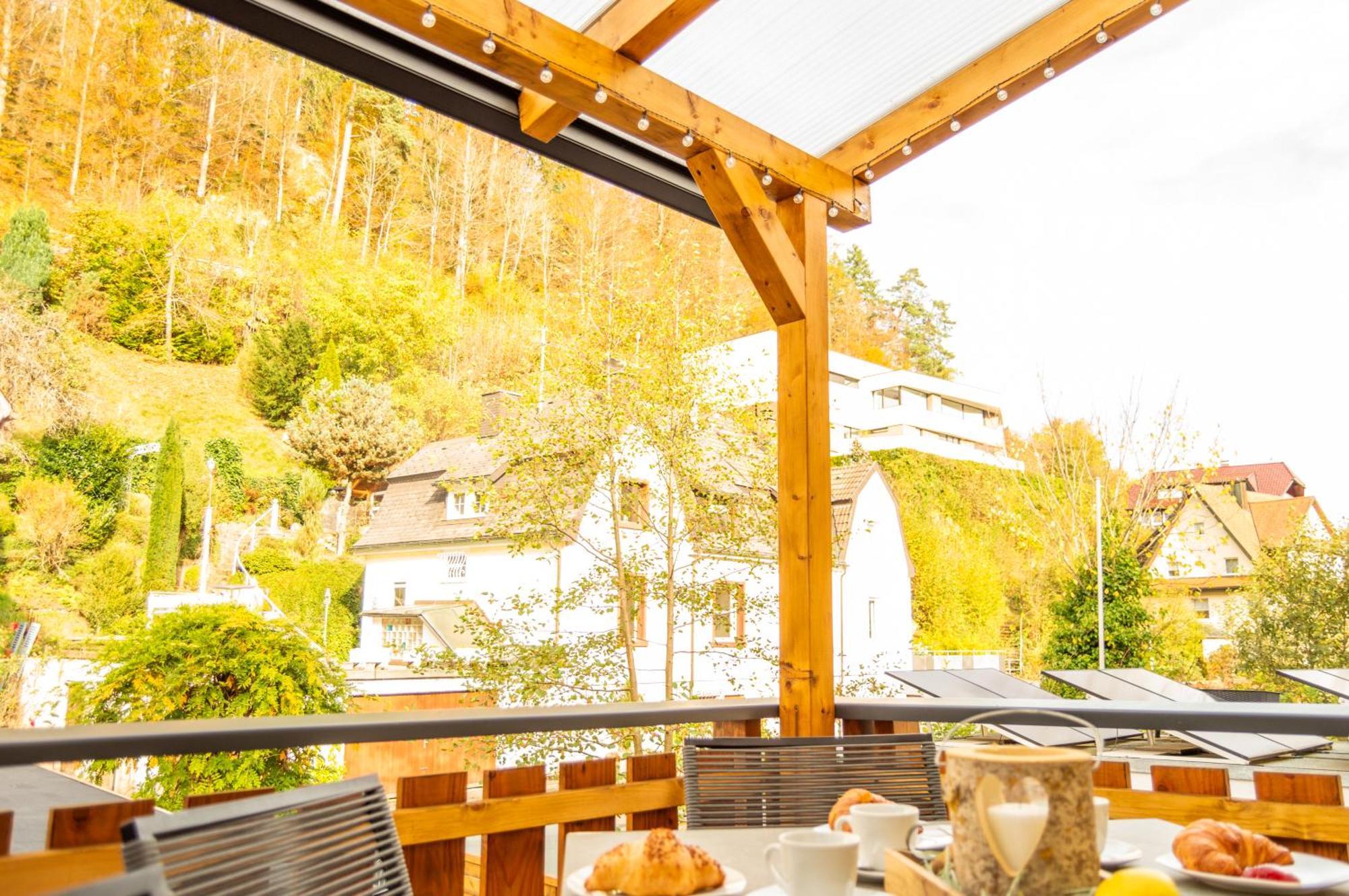 Design Trifft Harmonie Nahe Triberger Wasserfaelle Triberg im Schwarzwald Buitenkant foto