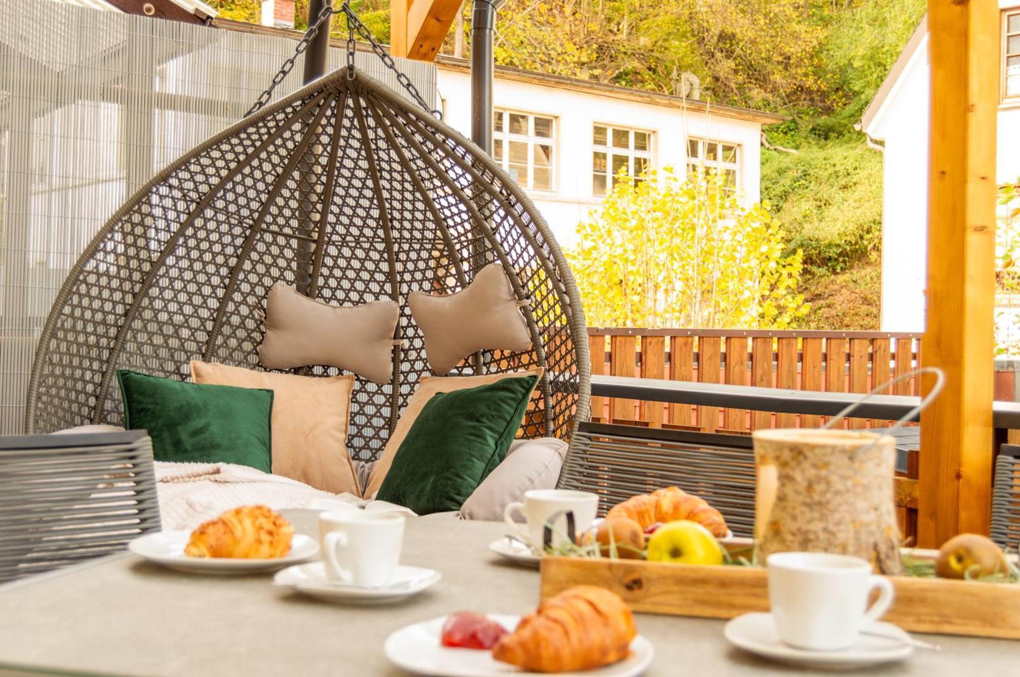 Design Trifft Harmonie Nahe Triberger Wasserfaelle Triberg im Schwarzwald Buitenkant foto