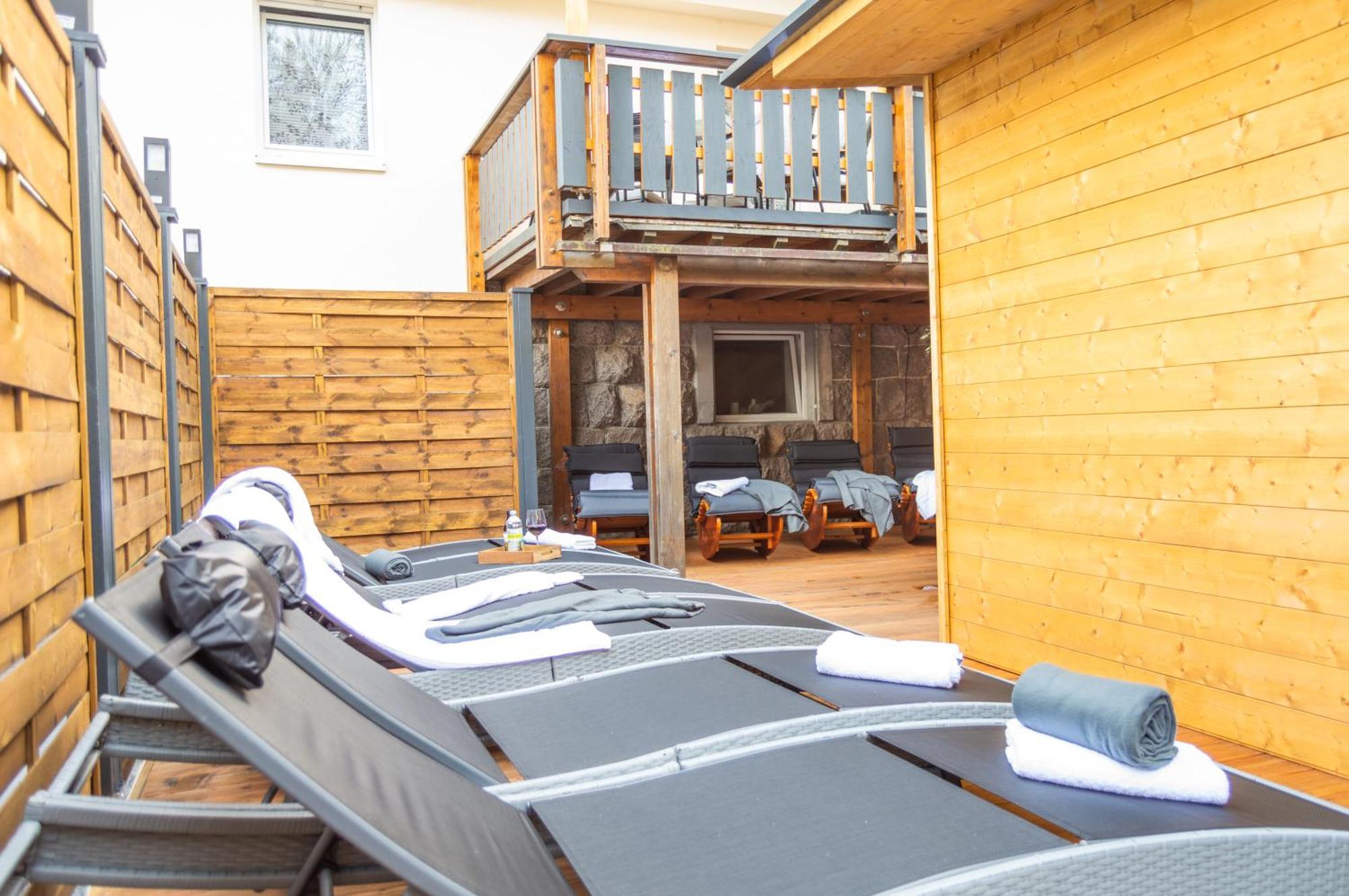 Design Trifft Harmonie Nahe Triberger Wasserfaelle Triberg im Schwarzwald Buitenkant foto