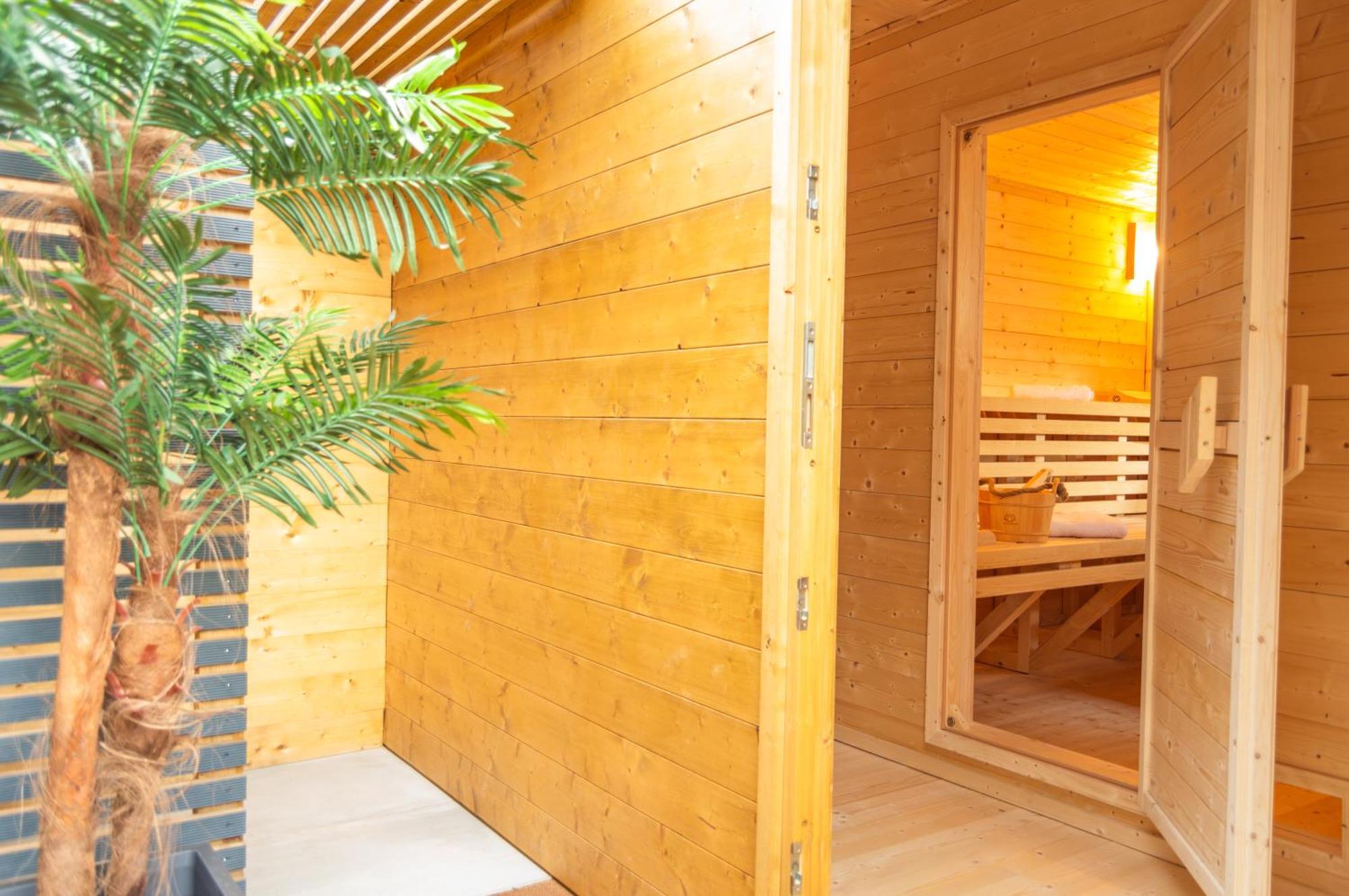 Design Trifft Harmonie Nahe Triberger Wasserfaelle Triberg im Schwarzwald Buitenkant foto